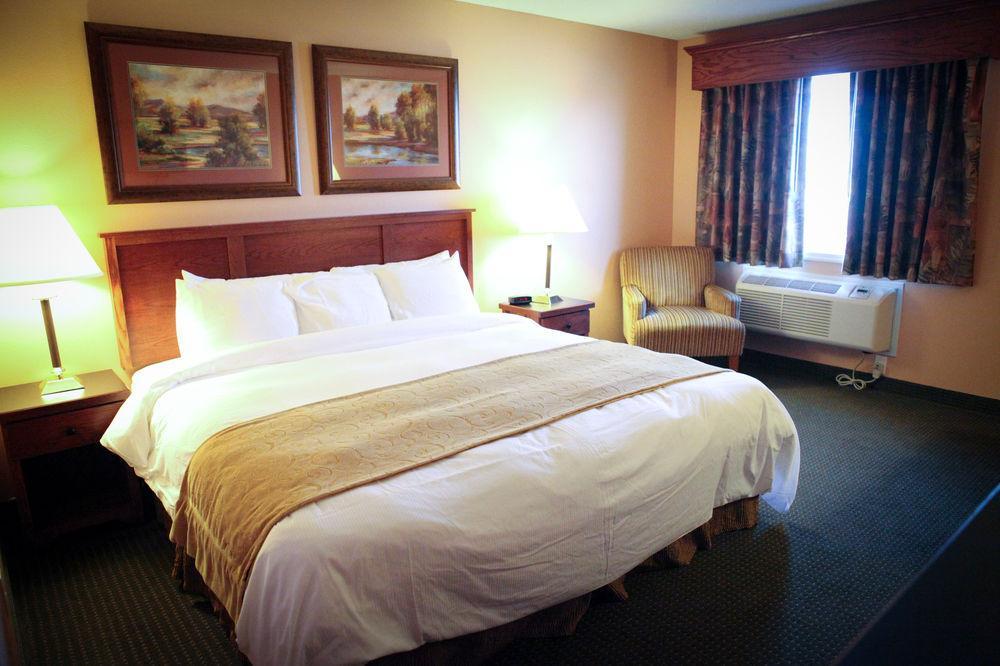 Grandstay Hotel And Suites Perham Exteriér fotografie